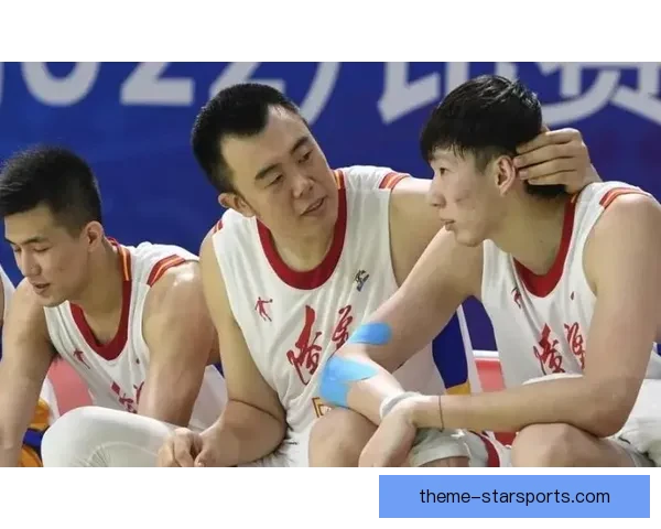 中国男篮备战世界杯冲刺阶段 球员状态回暖 郭艾伦与周琦恢复训练